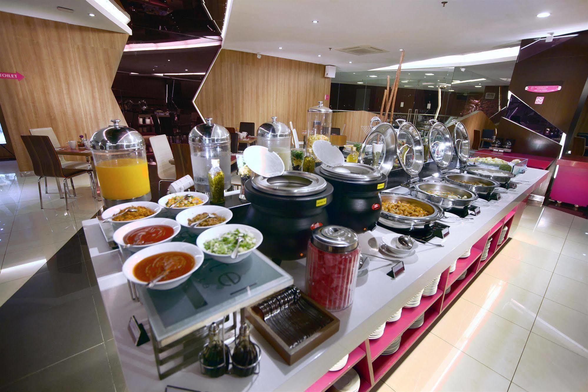 Favehotel Ltc Glodok Cakarta Dış mekan fotoğraf